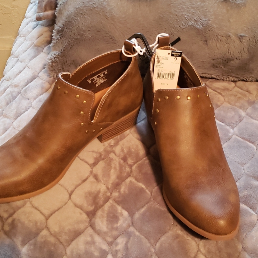 Booties - Picture 4 of 4